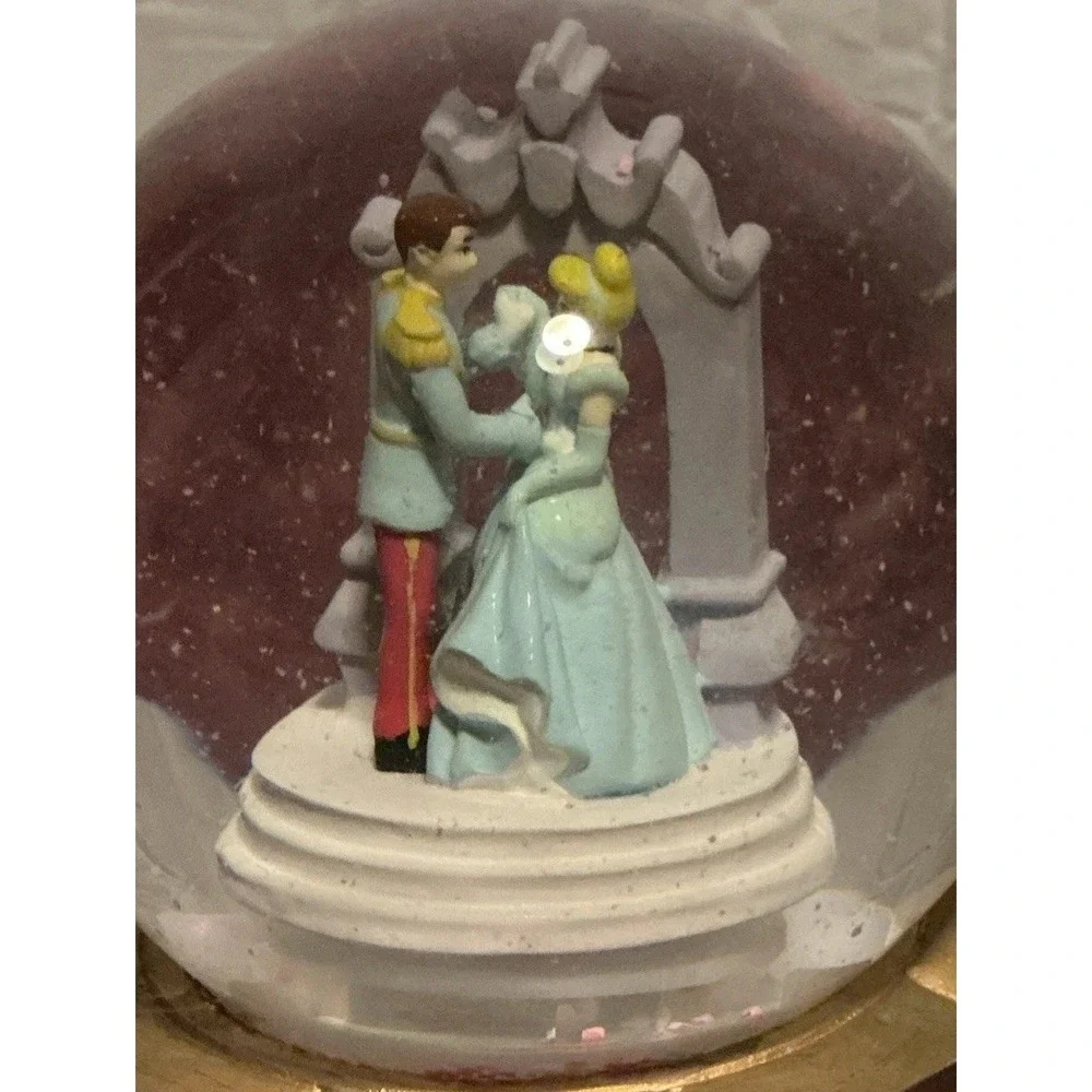 Disney‎ Cinderella And Prince Charming Musical With Swirling Snow Globe, Tested